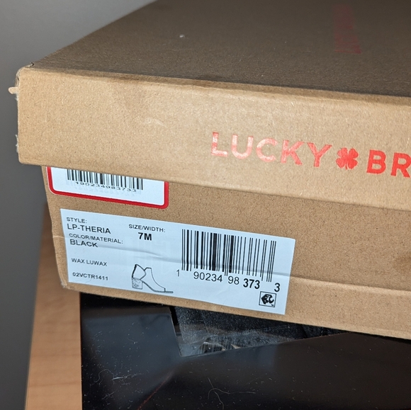 New in box, Lucky Brand black leather sandals, size 7 - Picture 4 of 6